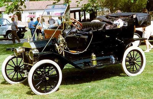 Autók gyártása – Az első futószalagon gyártott autó